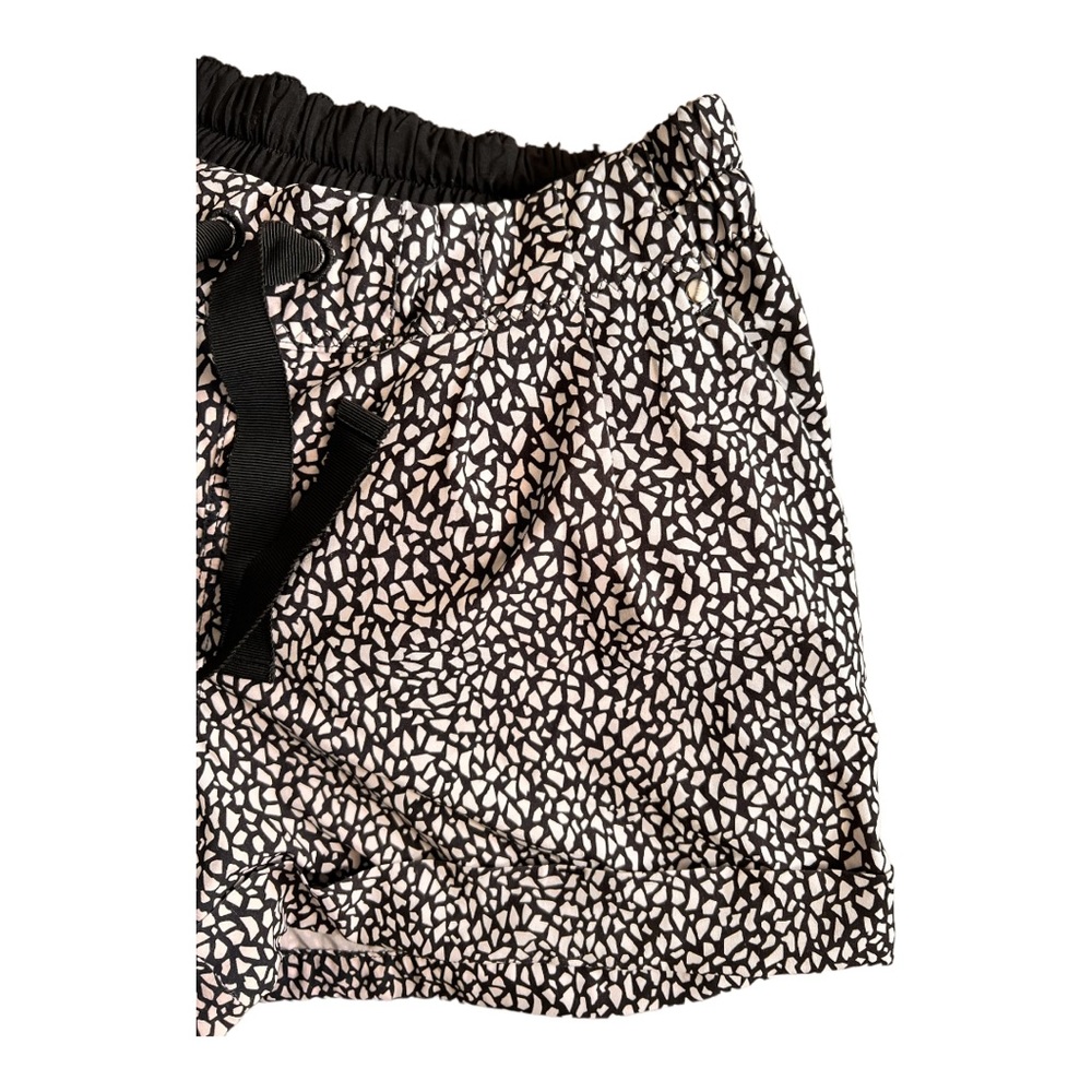 lululemon Women spring break away short Size 6 - Picture 6 of 9